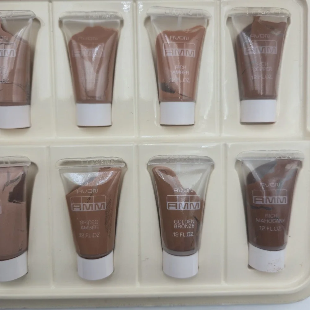 Vintage Avon AMM Advanced Moisture Makeup Demonstrator w Foundation Shade Kit Av